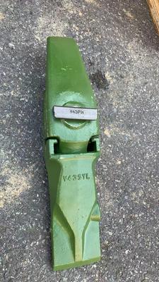 V43 Tooth Seat ESCO Style 35-45 Ton Excavator Bucket Tooth Seat Double Groove Weld-on Type Compatible with V43SYL Tooth Tip