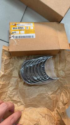 Оригинальные запчасти для двигателей экскаваторов CAT, доступны для всех моделей экскаваторов CAT. Оригинальный поршень для экскаватора CAT: Высокопрочный материал обеспечивает эффективную мощность.