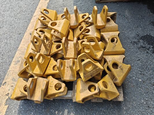 Универсальные зубные защитные устройства и защитные устройства для краев ведра для всех моделей экскаваторов, доступны в 4.0, 5.0, 6.0 спецификации. Противоносные к износу блоки защиты краев ведра, поставляемые непосредственно производителем