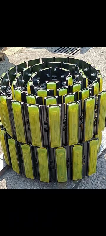 Сборка цепочки с резиновой пластиной на экскаваторе, сборка цепочки с подкладкой для деталей подъезда